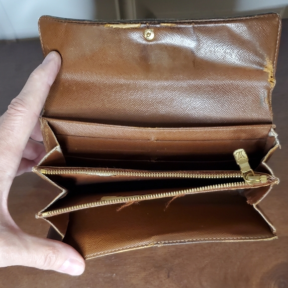 Louis Vuitton Mono Snap Wallet - Picture 4 of 13